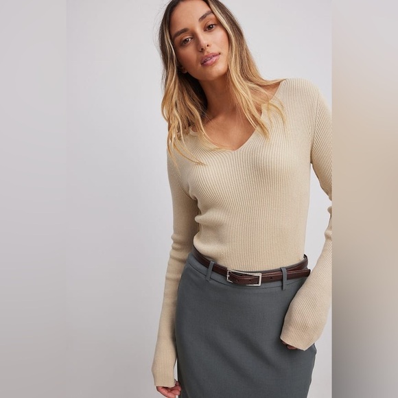 Na-kd tan V-detail Light Rib Knitted Sweater size medium basic casual - Picture 1 of 7